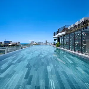 호텔 Golden Lotus Grand - Panoramic Rooftop Bar & Daily Afternoon Tea